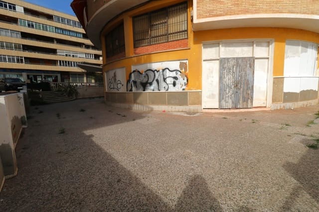 Comercial para venda em Torrevieja - 465 000 € (Ref: 9544045)