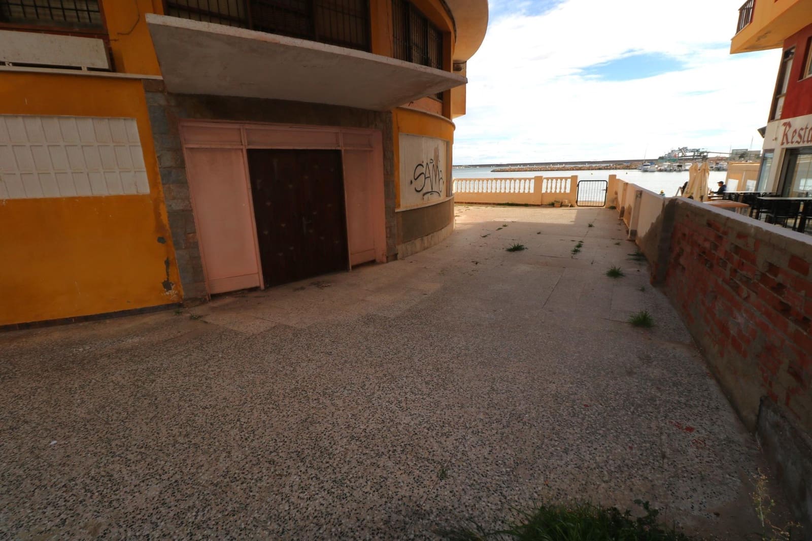 Comercial para venda em Torrevieja - 465 000 € (Ref: 9544045)