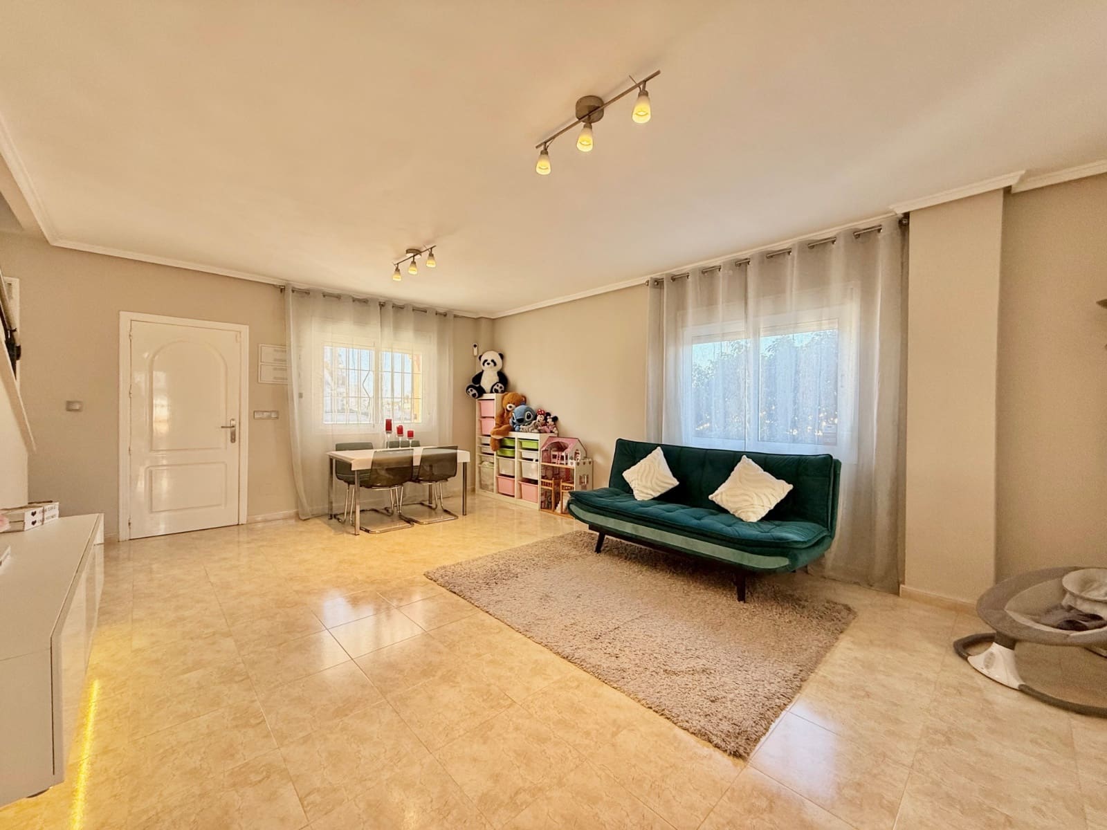 3 slaapkamer Halfvrijstaande villa te koop in Ciudad Quesada met zwembad - € 299.000 (Ref: 9544049)