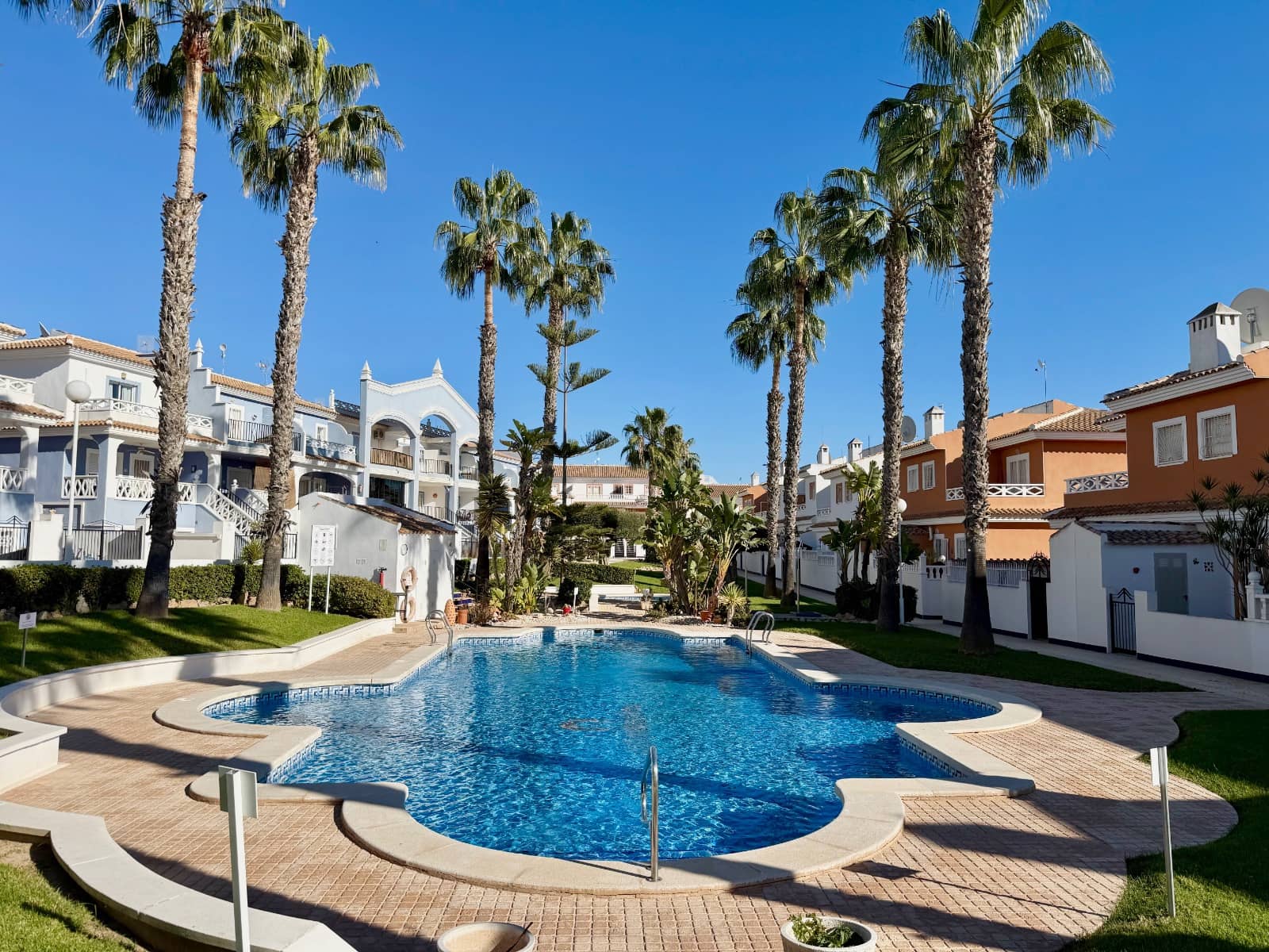 3 slaapkamer Halfvrijstaande villa te koop in Ciudad Quesada met zwembad - € 299.000 (Ref: 9544049)