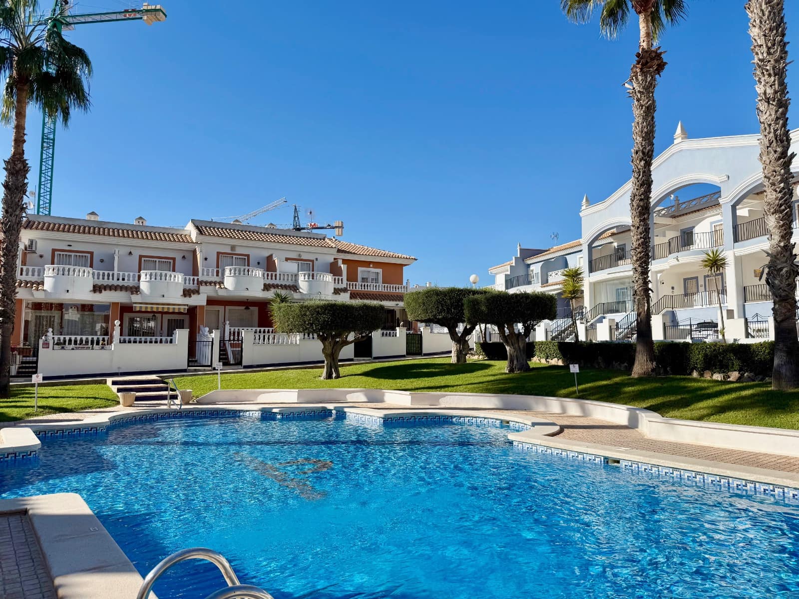 3 slaapkamer Halfvrijstaande villa te koop in Ciudad Quesada met zwembad - € 299.000 (Ref: 9544049)