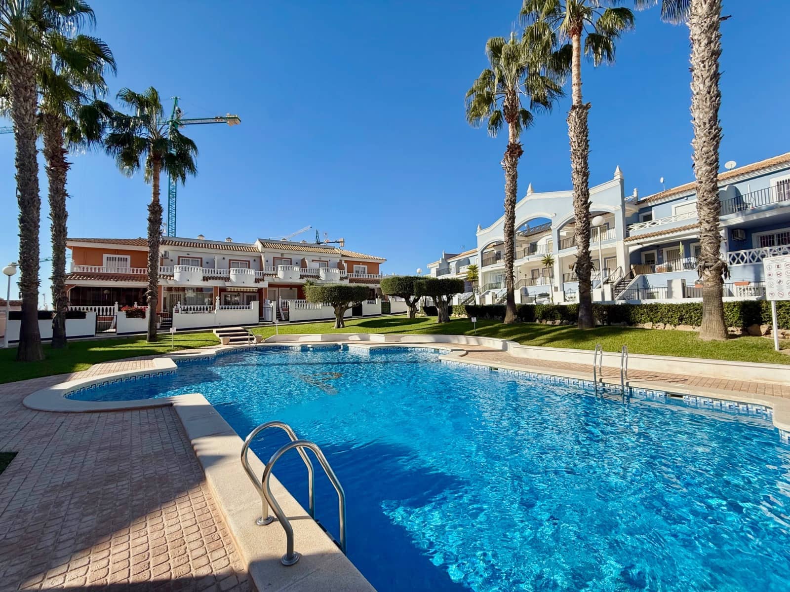 3 slaapkamer Halfvrijstaande villa te koop in Ciudad Quesada met zwembad - € 299.000 (Ref: 9544049)