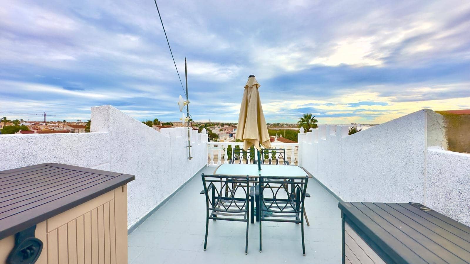 2 soveværelse Rækkehus til salg i Torrevieja med swimmingpool - € 134.900 (Ref: 9544050)