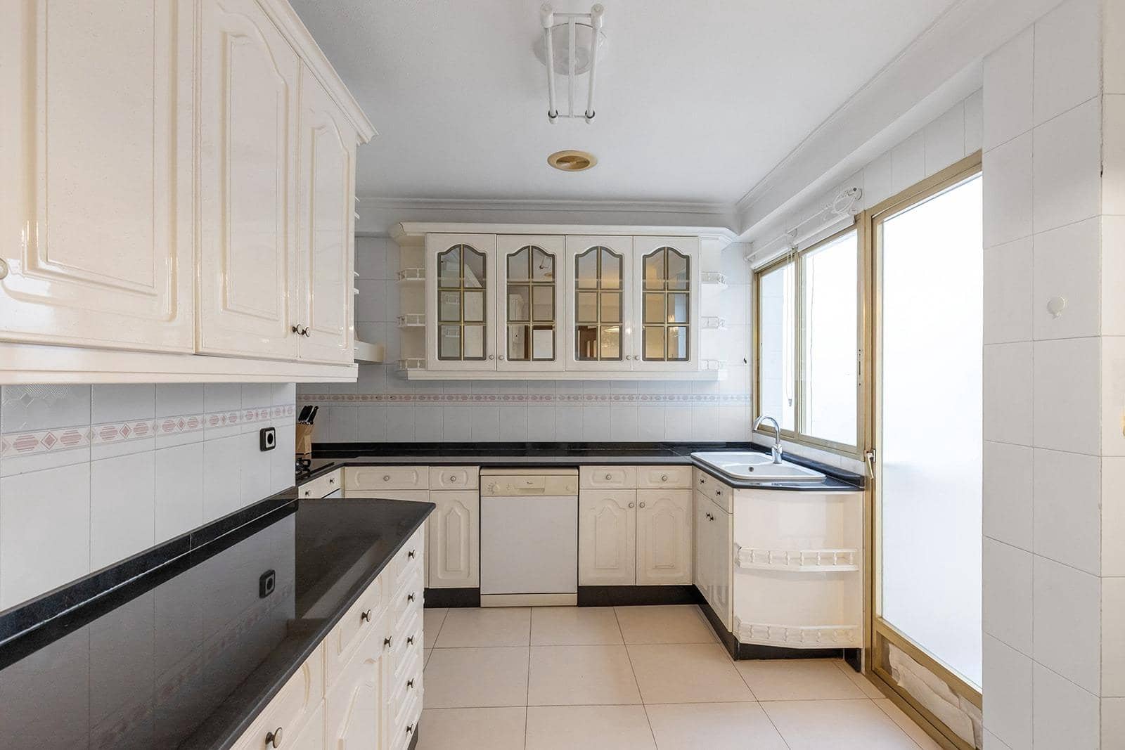 3 sypialnia Apartament na sprzedaż w Torrevieja - 375 000 € (Ref: 9548967)