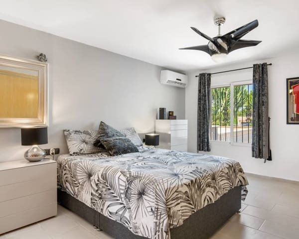 4 camera da letto Finca/Casa di Campagna in vendita in Catral con piscina garage - 565.000 € (Rif: 9552621)