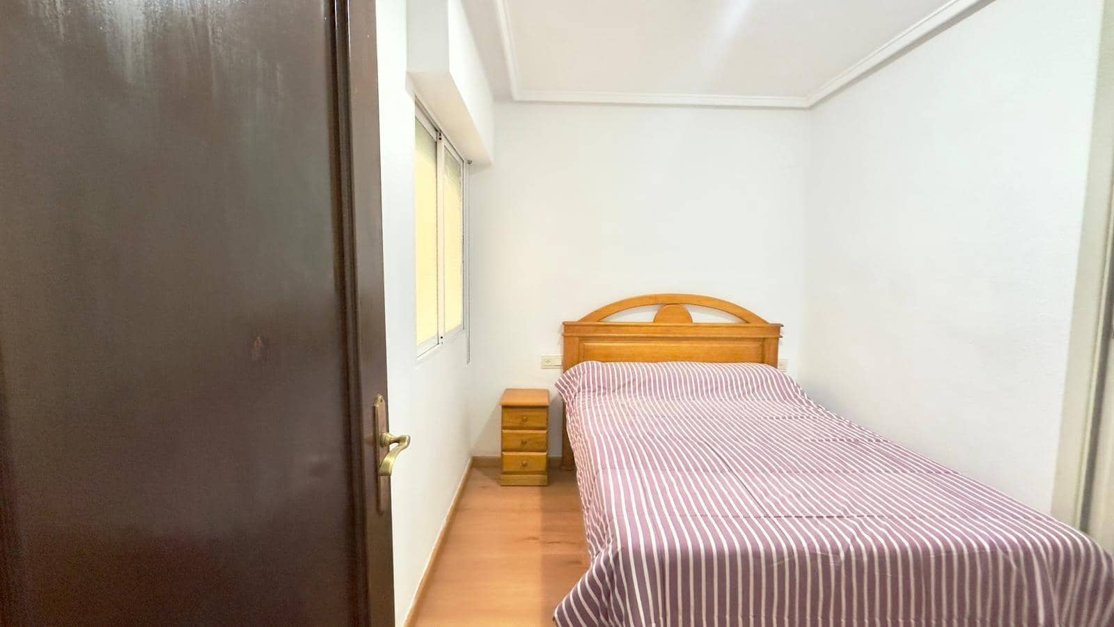 2 bedroom Apartment for sale in Torrevieja - € 149,900 (Ref: 9553156)