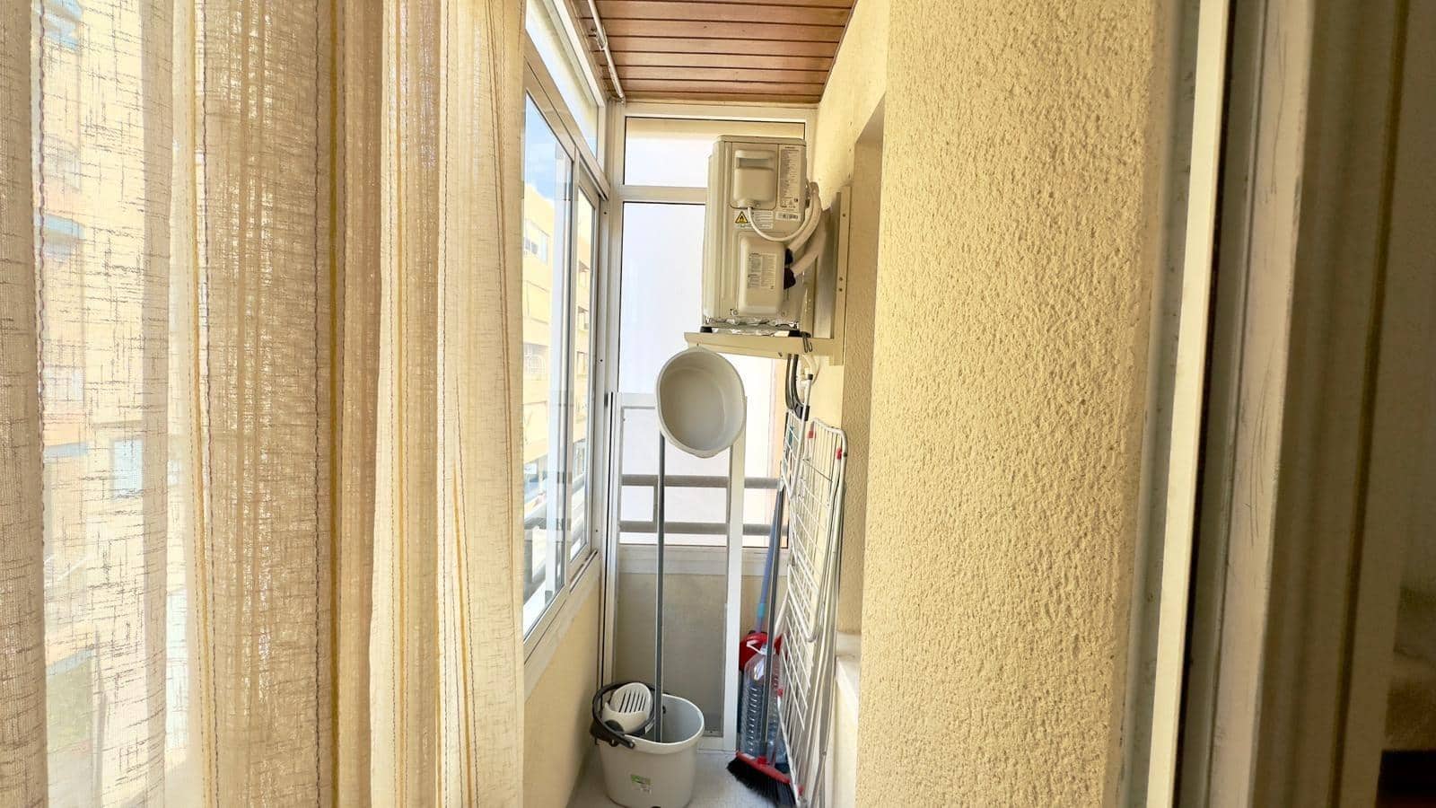 2 bedroom Apartment for sale in Torrevieja - € 149,900 (Ref: 9553156)