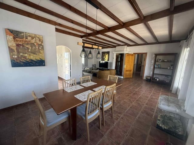 3 soveværelse Finca/Landehus til salg i Catral med swimmingpool - € 385.000 (Ref: 9559821)