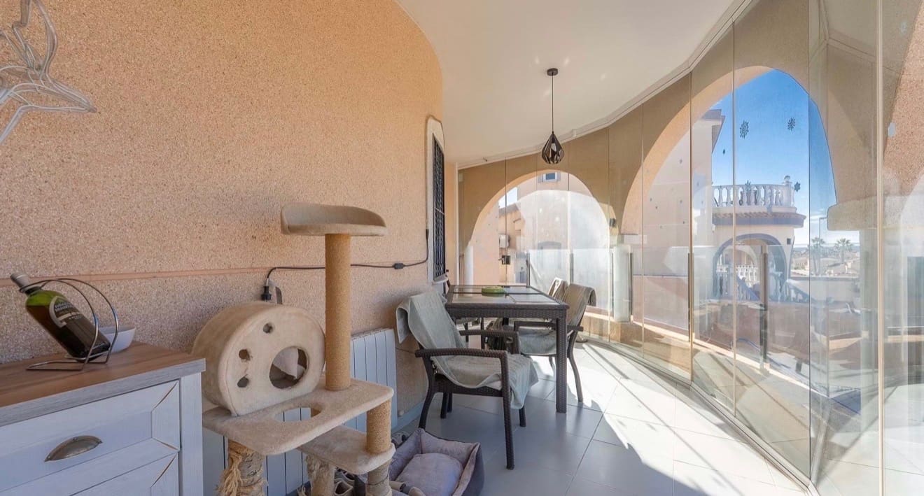 2 sypialnia Willa na sprzedaż w Ciudad Quesada z basenem - 297 500 € (Ref: 9563975)