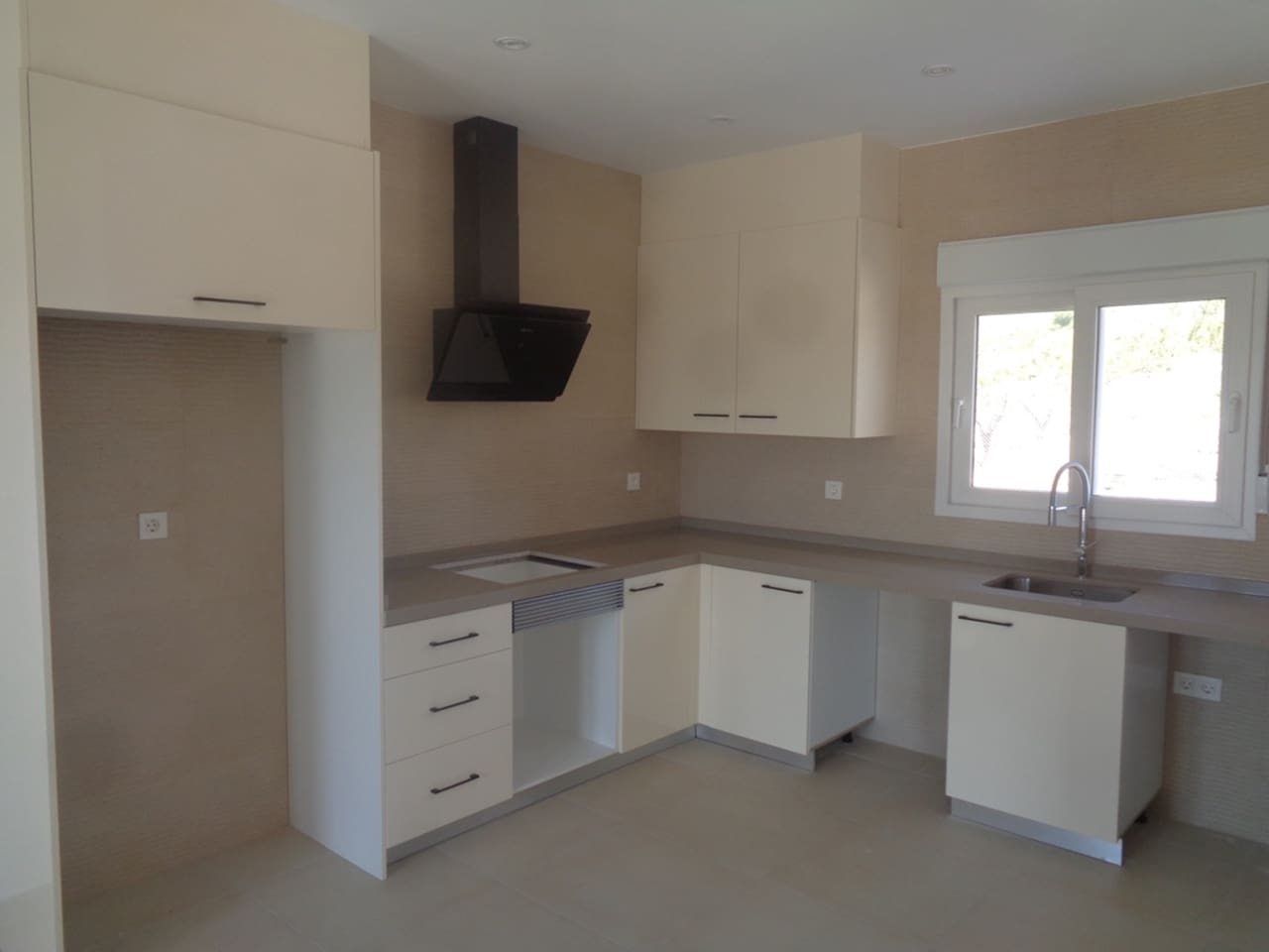 4 makuuhuone Huvila myytävänä paikassa Pinoso mukana uima-altaan - 397 000 € (Ref: 9565663)