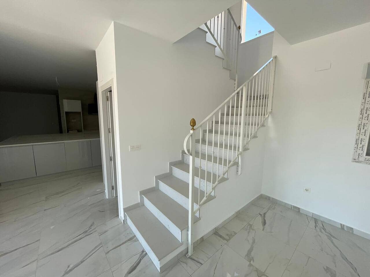 Chalet de 6 habitaciones en Pinoso en venta con piscina - 611.000 € (Ref: 9565669)