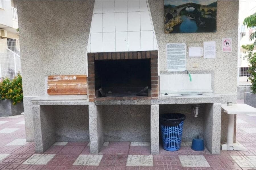 1 soveværelse Studio til salg i Torrevieja med swimmingpool - € 94.000 (Ref: 9566440)