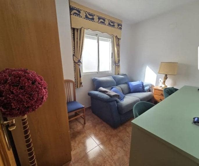 2 quarto Penthouse para venda em Torrevieja com piscina - 119 000 € (Ref: 9569458)