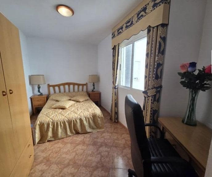 2 quarto Penthouse para venda em Torrevieja com piscina - 119 000 € (Ref: 9569458)