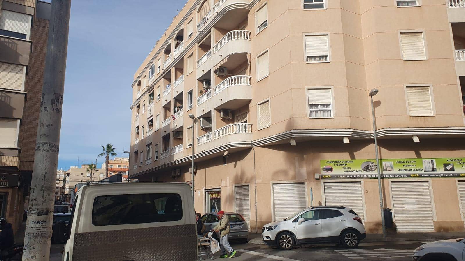 2 quarto Penthouse para venda em Torrevieja com piscina - 119 000 € (Ref: 9569458)