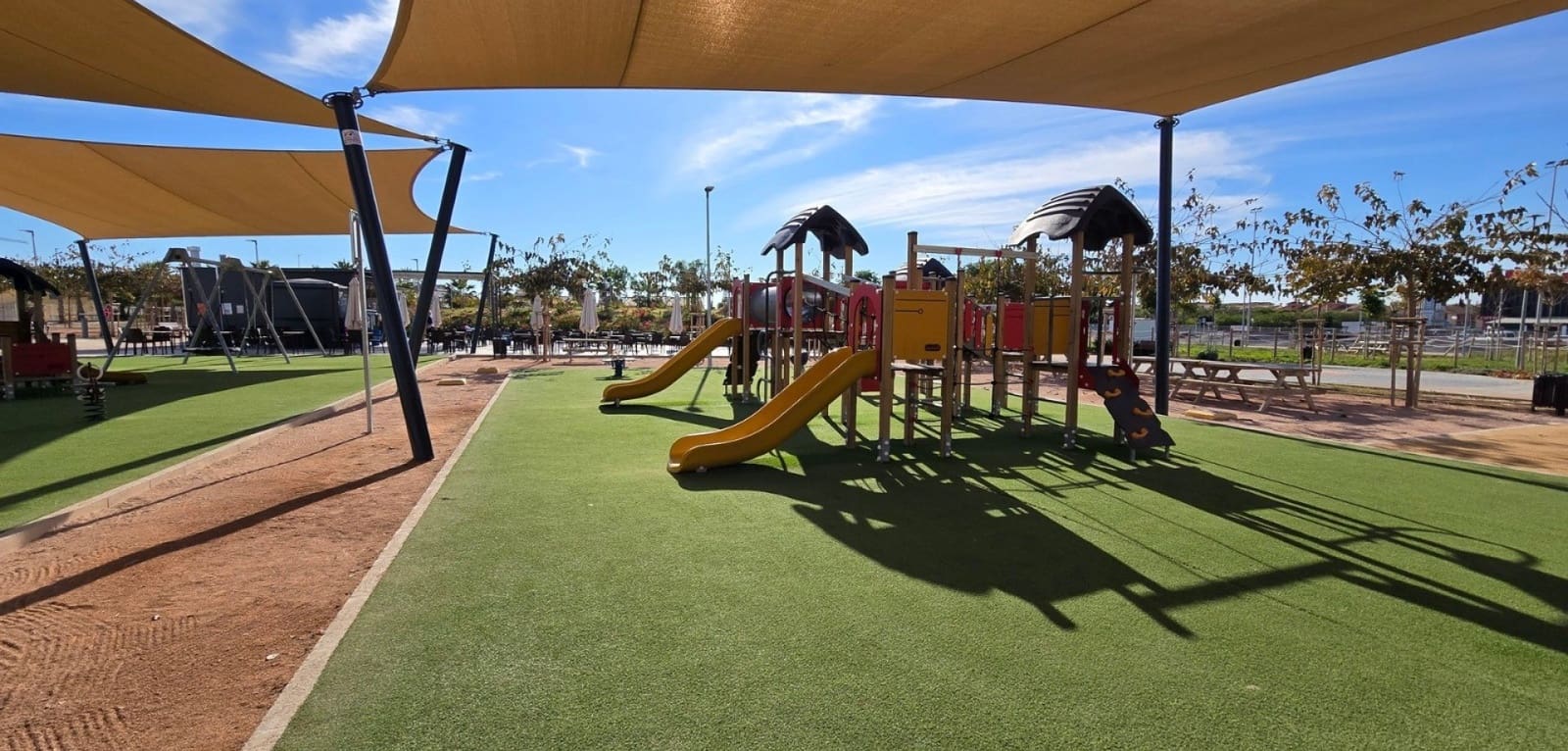 3 sypialnia Willa na sprzedaż w Torrevieja z garażem - 330 000 € (Ref: 9569460)