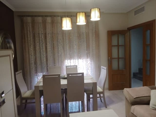 4 quarto Casa em Banda para venda em Almoradí com garagem - 210 000 € (Ref: 9579163)