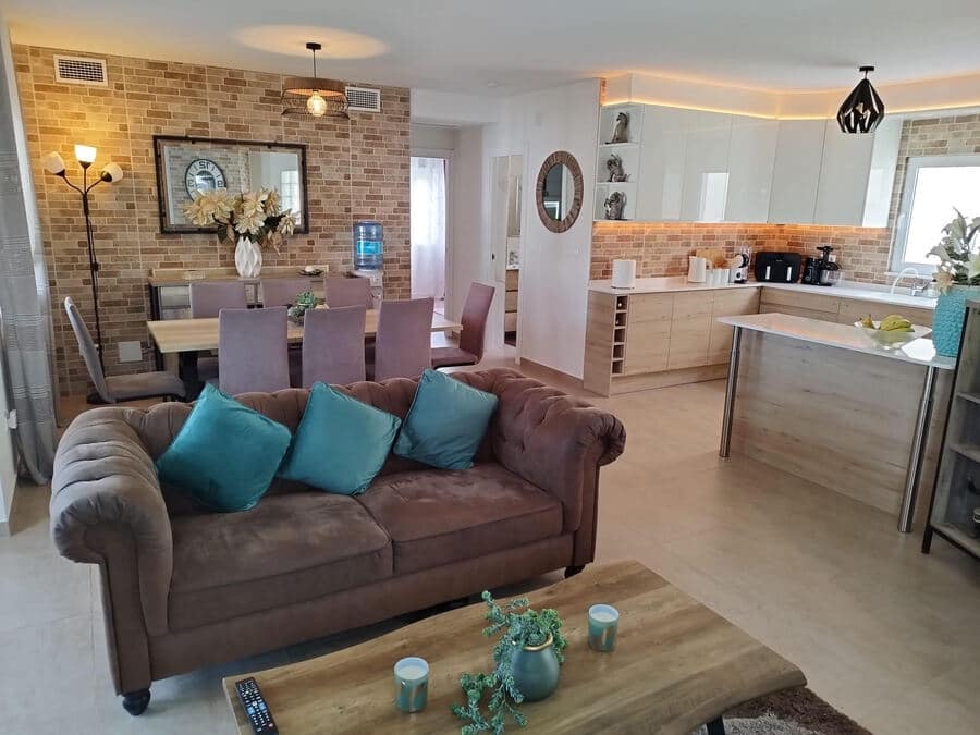 5 sypialnia Willa na sprzedaż w Torrevieja z basenem - 780 000 € (Ref: 9585141)