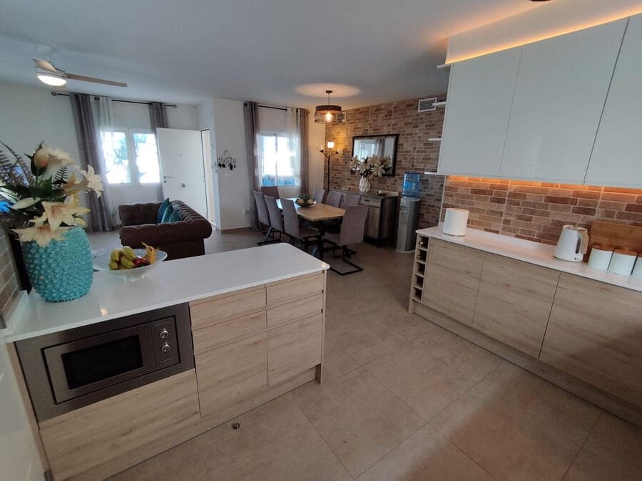 5 sypialnia Willa na sprzedaż w Torrevieja z basenem - 780 000 € (Ref: 9585141)