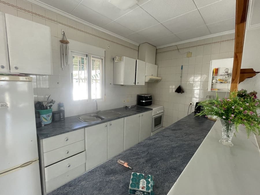 3 makuuhuone Huvila myytävänä paikassa Torrevieja mukana 
autotalli - 268 000 € (Ref: 9585142)