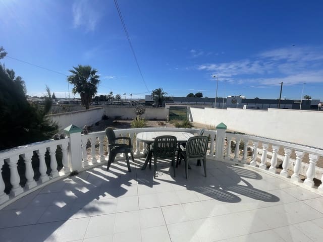 3 soverom Villa til salgs i Torrevieja med garasje - € 268 000 (Ref: 9585142)