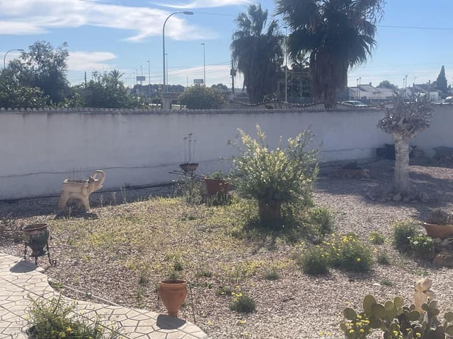 3 soverom Villa til salgs i Torrevieja med garasje - € 268 000 (Ref: 9585142)