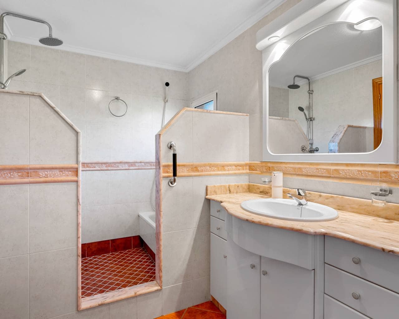 10 quarto Moradia para venda em Los Montesinos com piscina garagem - 425 000 € (Ref: 9586791)