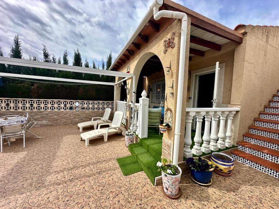 2 sovrum Villa till salu i Torrevieja - 215 000 € (Ref: 9590477)