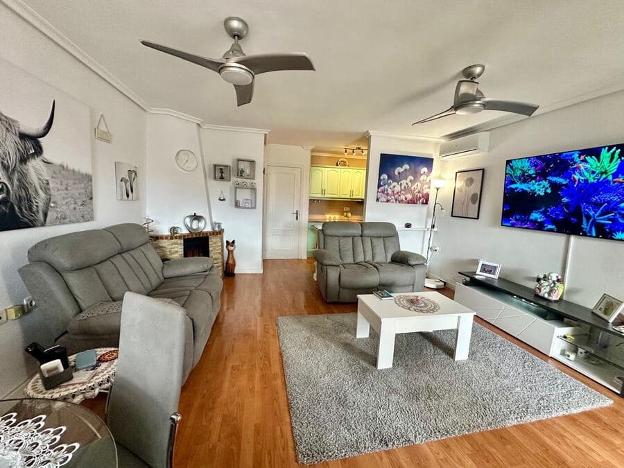 2 sovrum Villa till salu i Torrevieja - 215 000 € (Ref: 9590477)