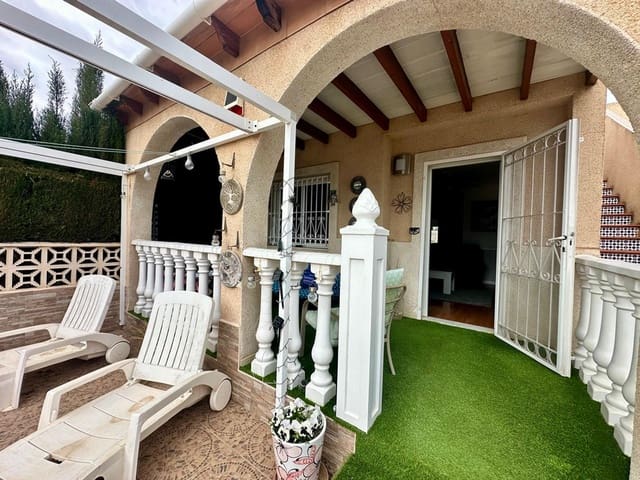2 bedroom Villa for sale in Torrevieja - € 215,000 (Ref: 9590477)