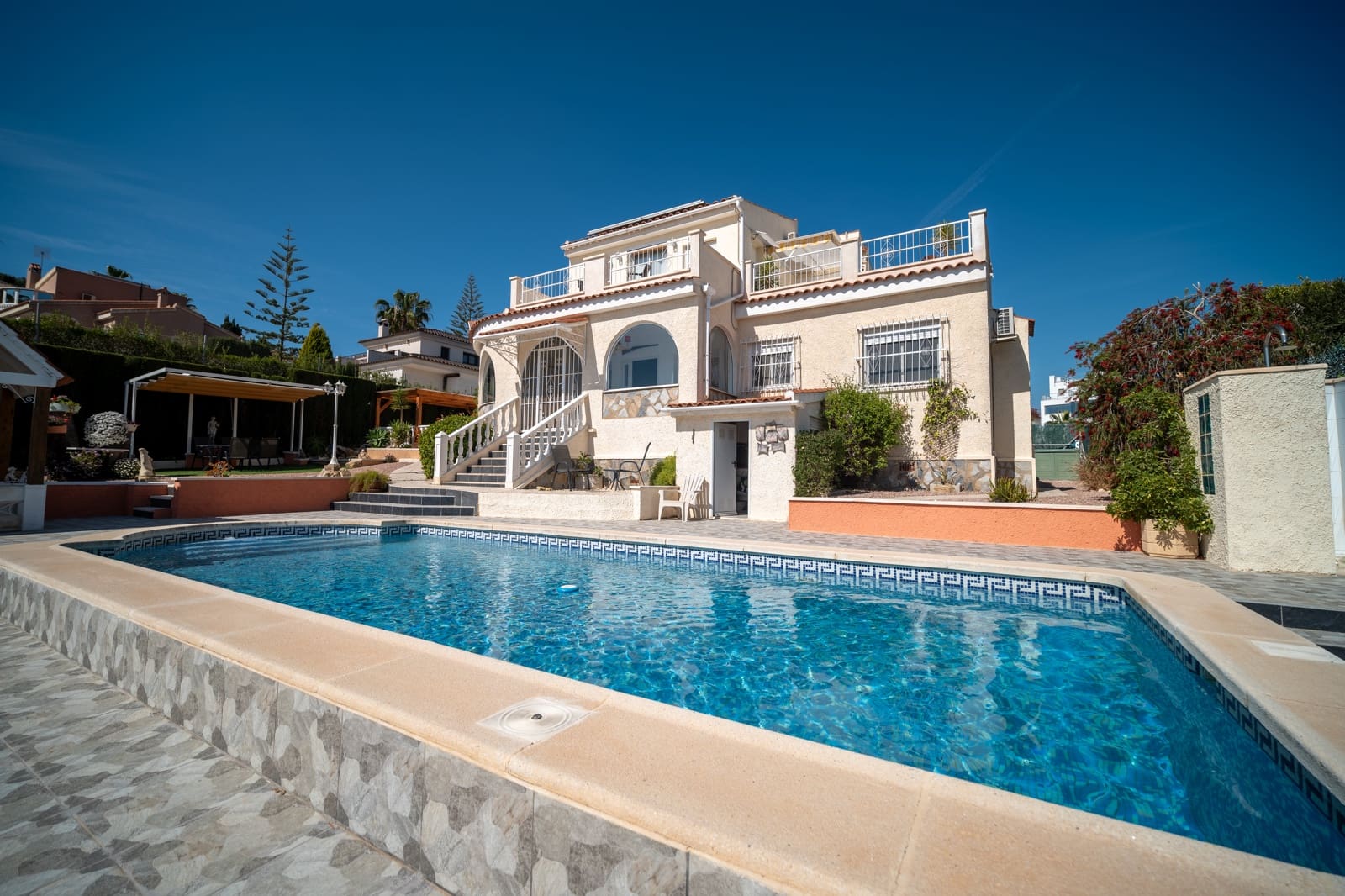 4 bedroom Villa for sale in Ciudad Quesada with pool - € 475,000 (Ref: 9591652)