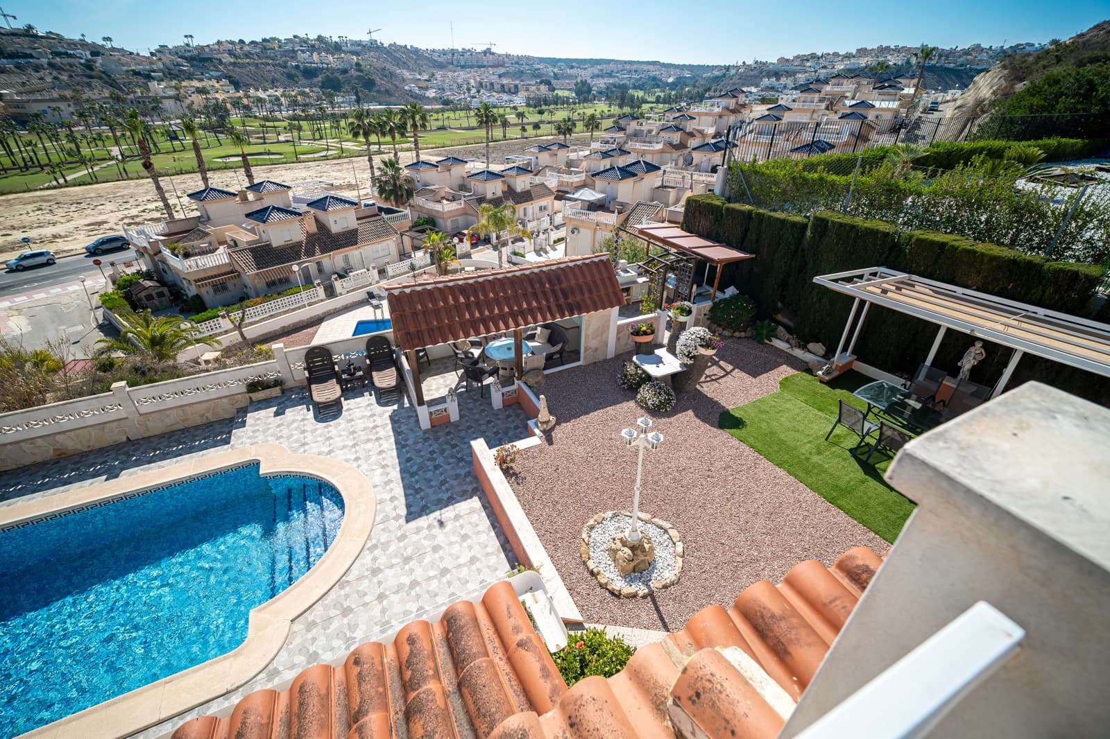 4 bedroom Villa for sale in Ciudad Quesada with pool - € 475,000 (Ref: 9591652)