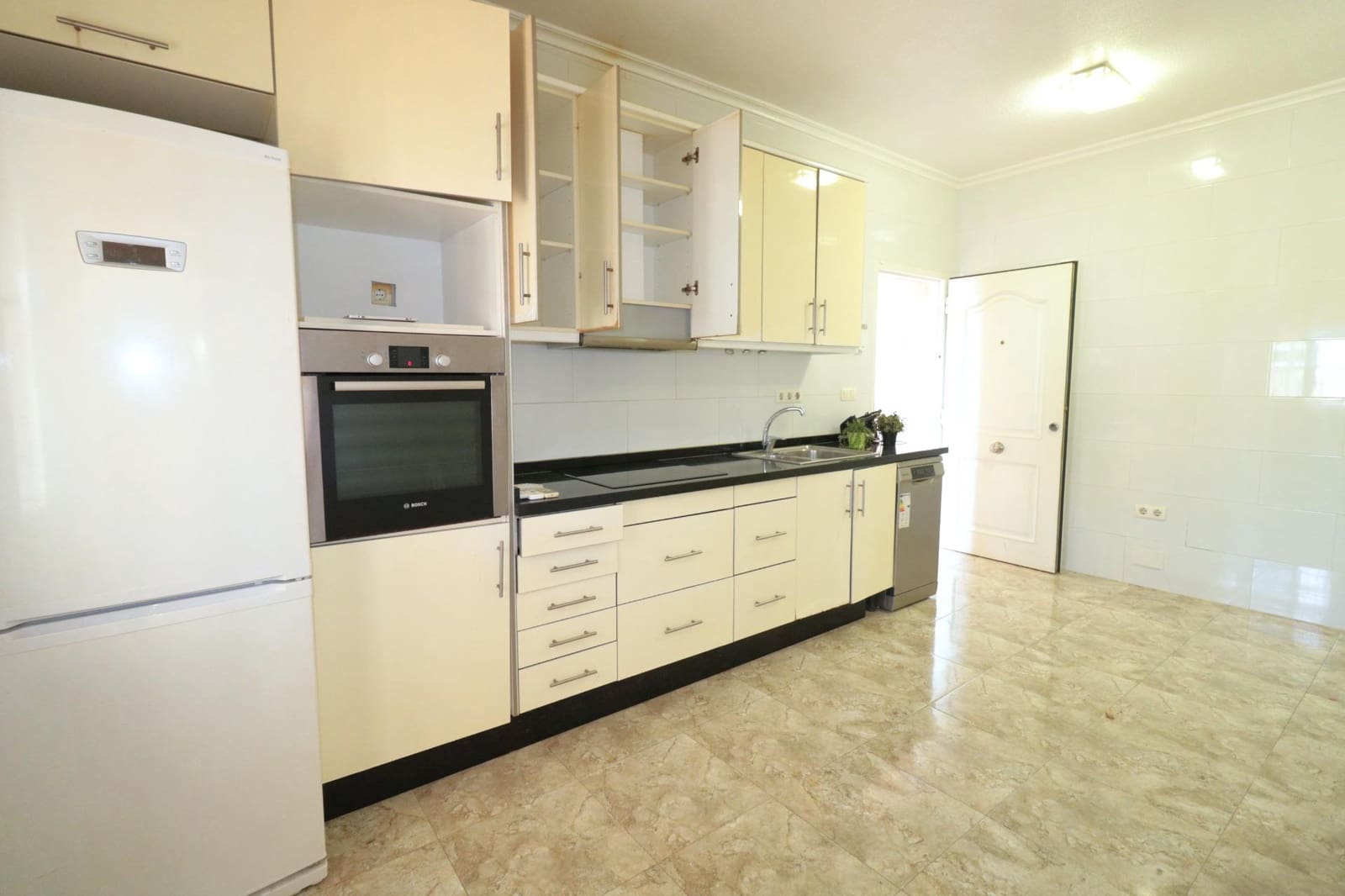 4 sypialnia Willa na sprzedaż w Torrevieja - 360 000 € (Ref: 9605414)