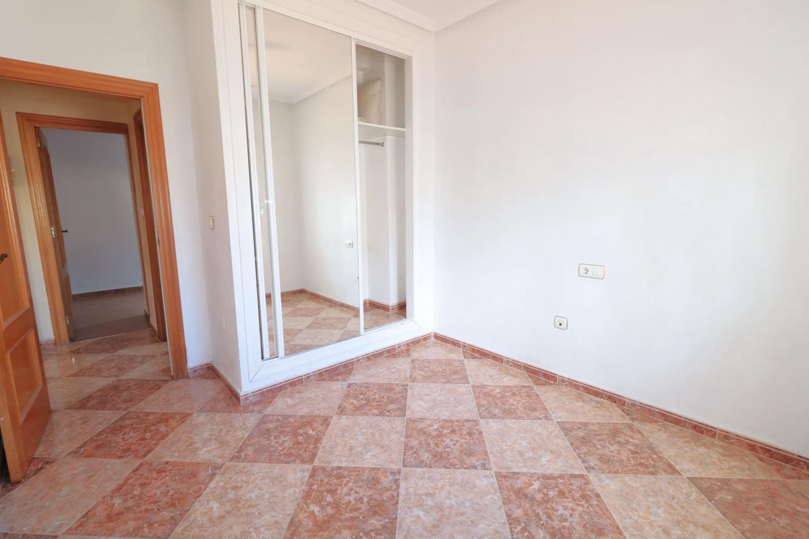 4 sypialnia Willa na sprzedaż w Torrevieja - 360 000 € (Ref: 9605414)