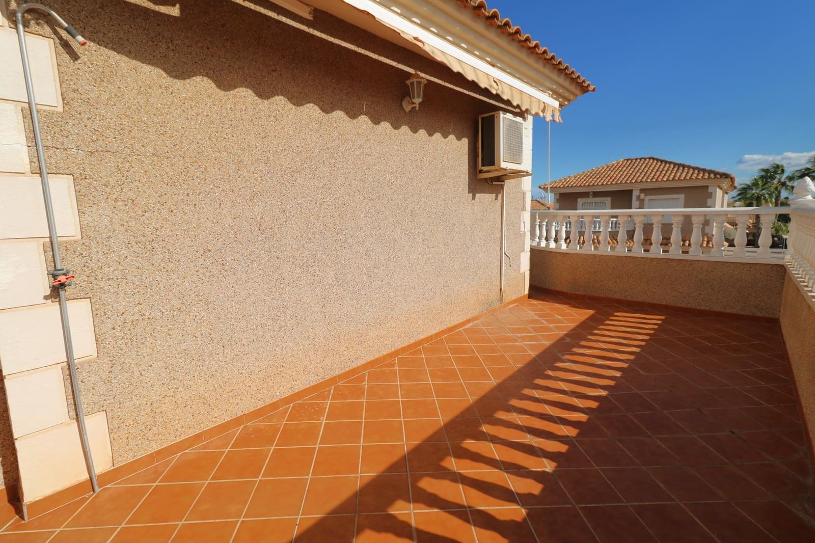 4 sypialnia Willa na sprzedaż w Torrevieja - 360 000 € (Ref: 9605414)