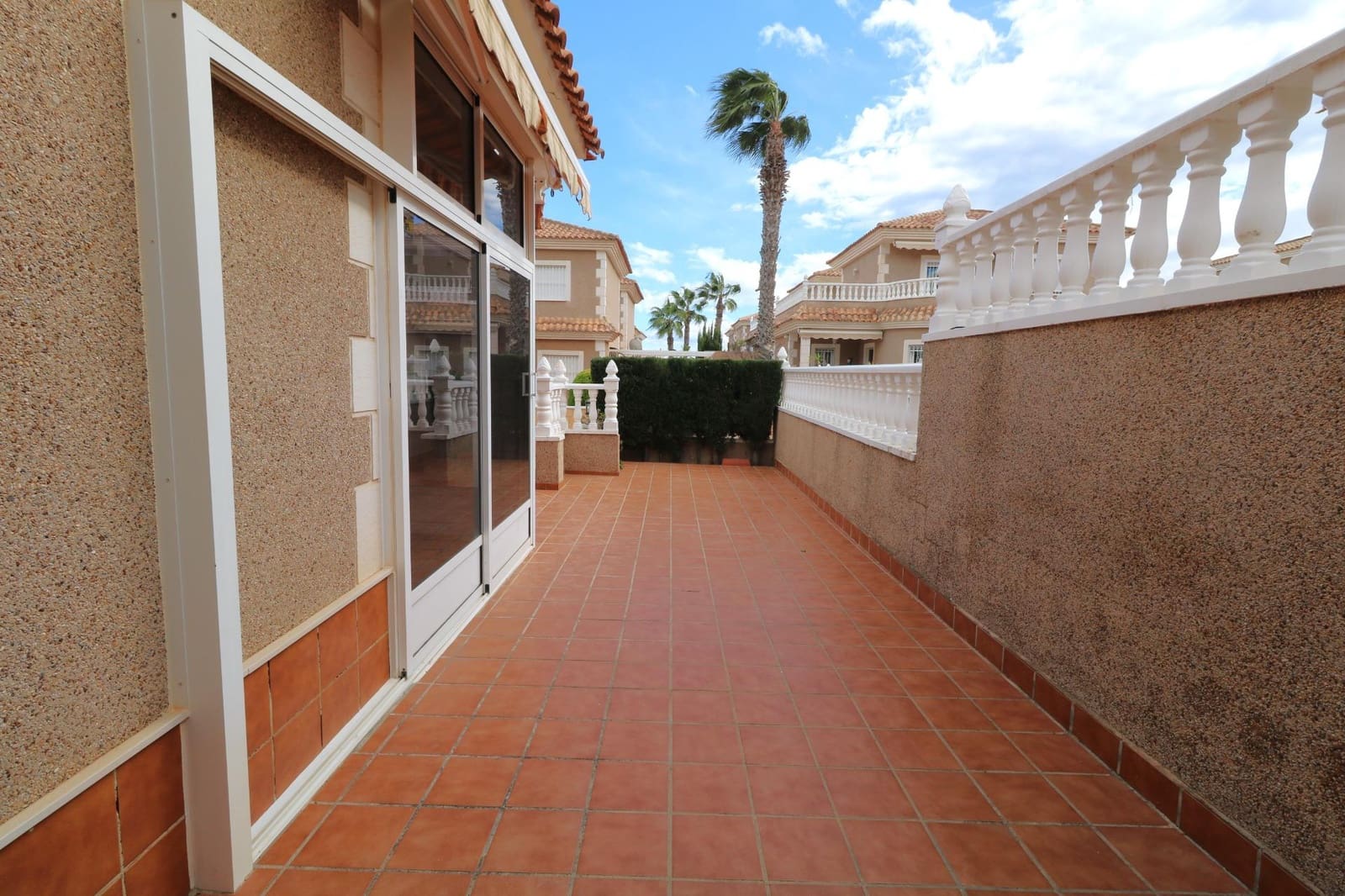 4 sypialnia Willa na sprzedaż w Torrevieja - 360 000 € (Ref: 9605414)