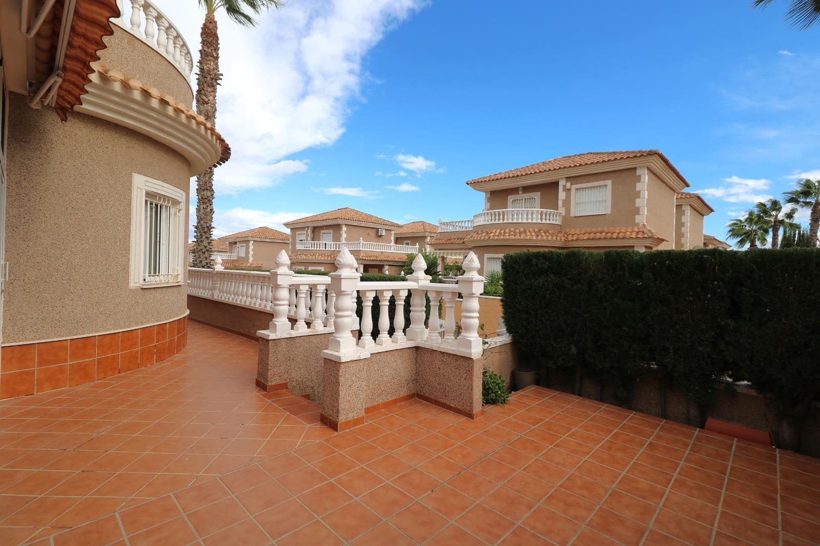 4 sypialnia Willa na sprzedaż w Torrevieja - 360 000 € (Ref: 9605414)