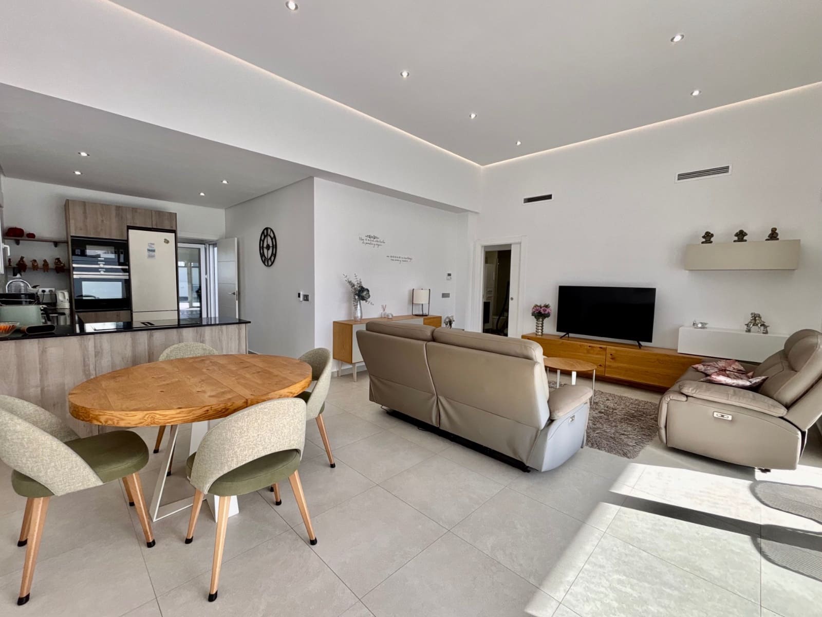 3 makuuhuone Huvila myytävänä paikassa Ciudad Quesada mukana uima-altaan - 569 500 € (Ref: 9605415)