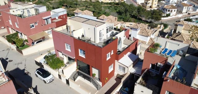 3 soverom Hus til salgs i Orihuela Costa, Orihuela med svømmebasseng - € 288 000 (Ref: 9605432)
