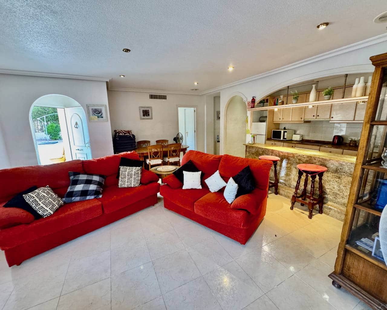 4 slaapkamer Villa te koop in Benferri met zwembad garage - € 275.000 (Ref: 9608323)