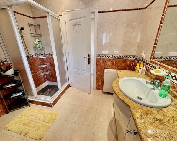 4 slaapkamer Villa te koop in Benferri met zwembad garage - € 275.000 (Ref: 9608323)