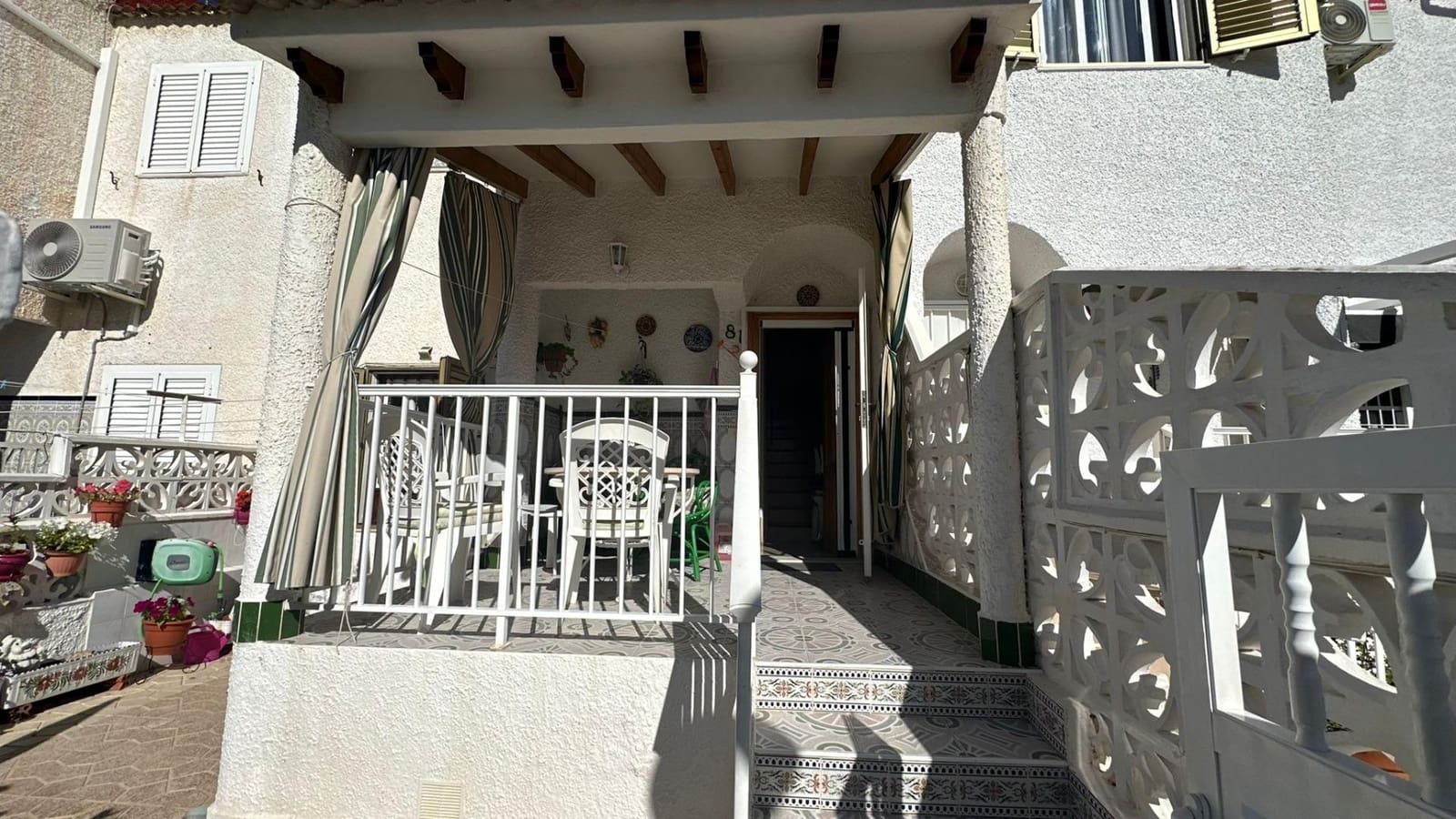 2 soveværelse Rækkehus til salg i Torrevieja med swimmingpool - € 139.900 (Ref: 9612021)