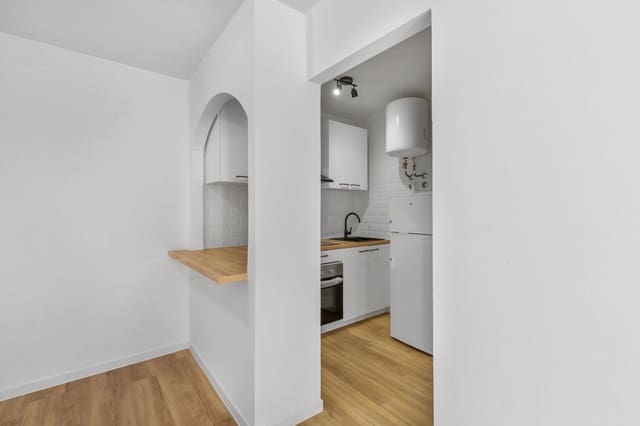 Apartamento de 2 habitaciones en Torrevieja en venta con piscina - 149.990 € (Ref: 9619814)