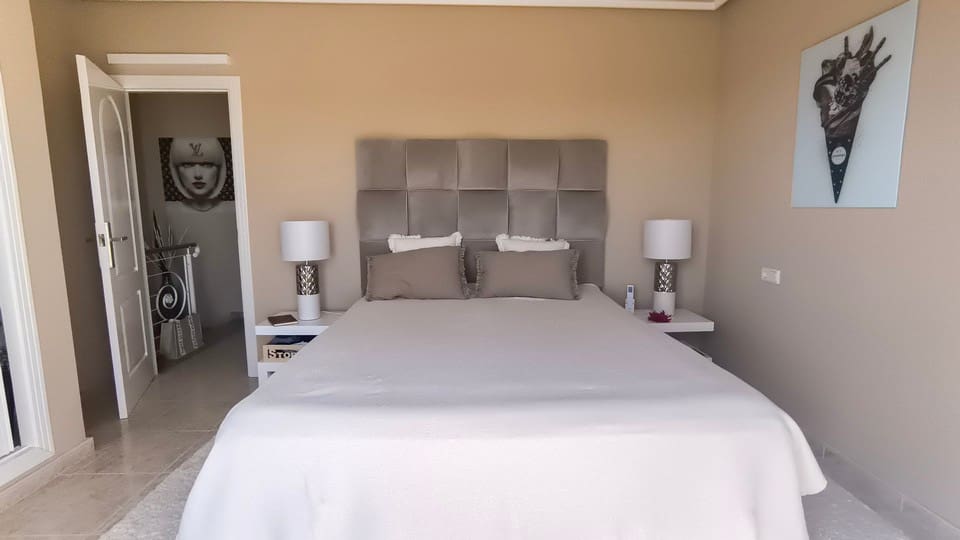 2 soverom Hus til salgs i Ciudad Quesada med svømmebasseng garasje - € 265 000 (Ref: 9619816)