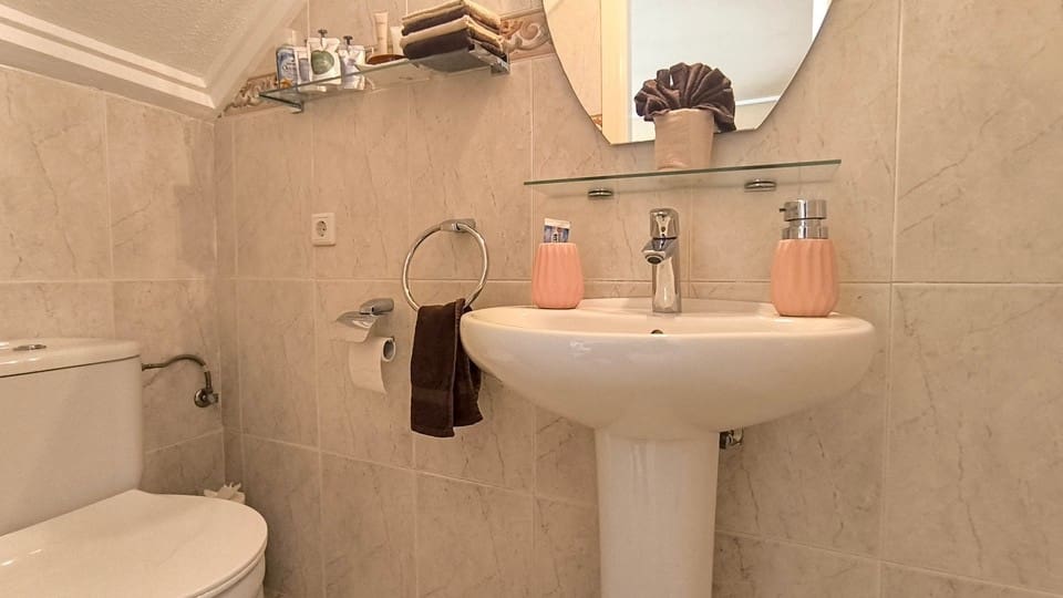 2 soverom Hus til salgs i Ciudad Quesada med svømmebasseng garasje - € 265 000 (Ref: 9619816)