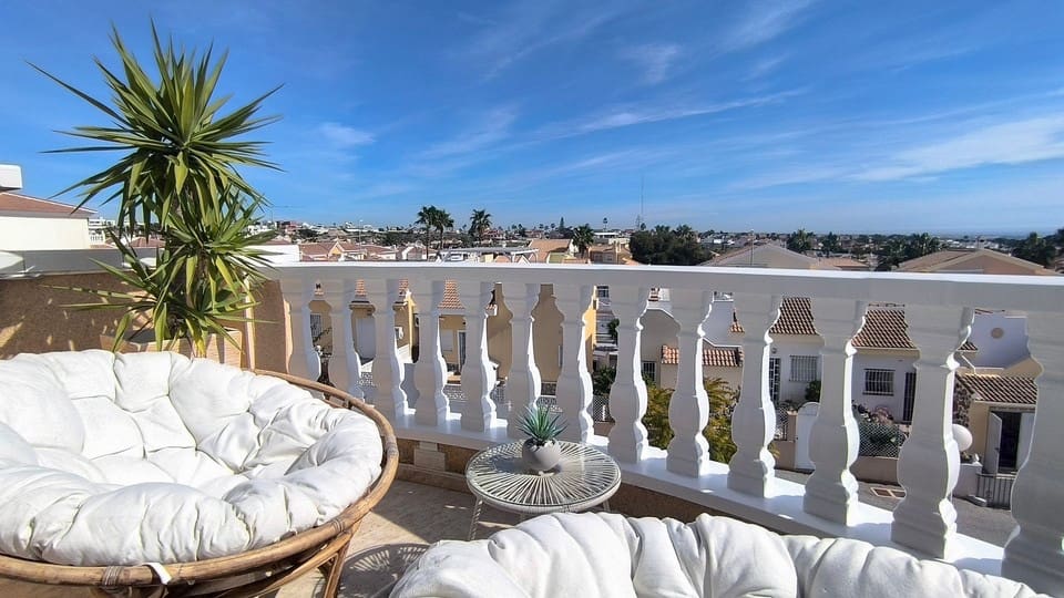 2 soverom Hus til salgs i Ciudad Quesada med svømmebasseng garasje - € 265 000 (Ref: 9619816)