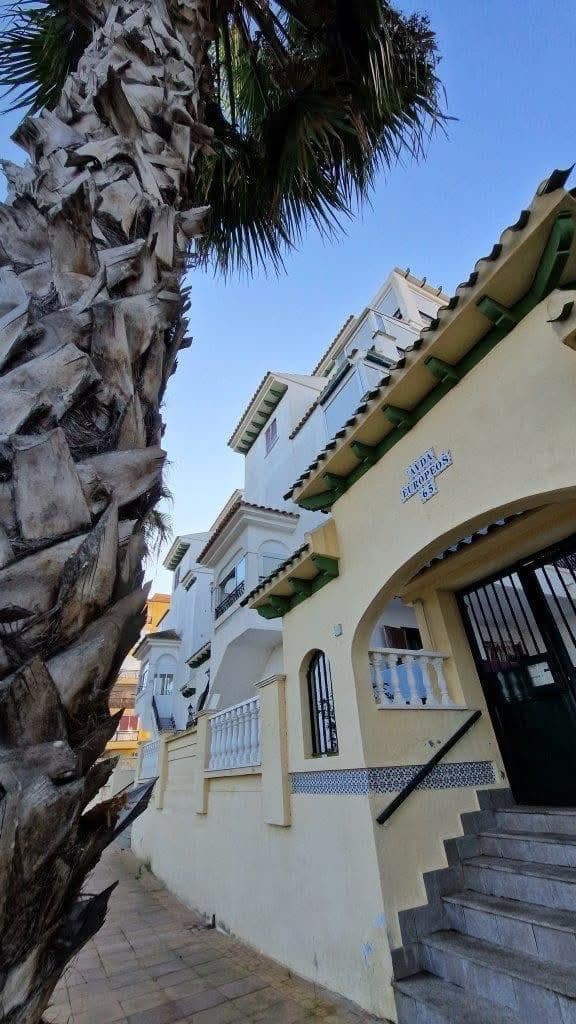 Studio for sale in Torrevieja with pool - € 139,500 (Ref: 9619818)