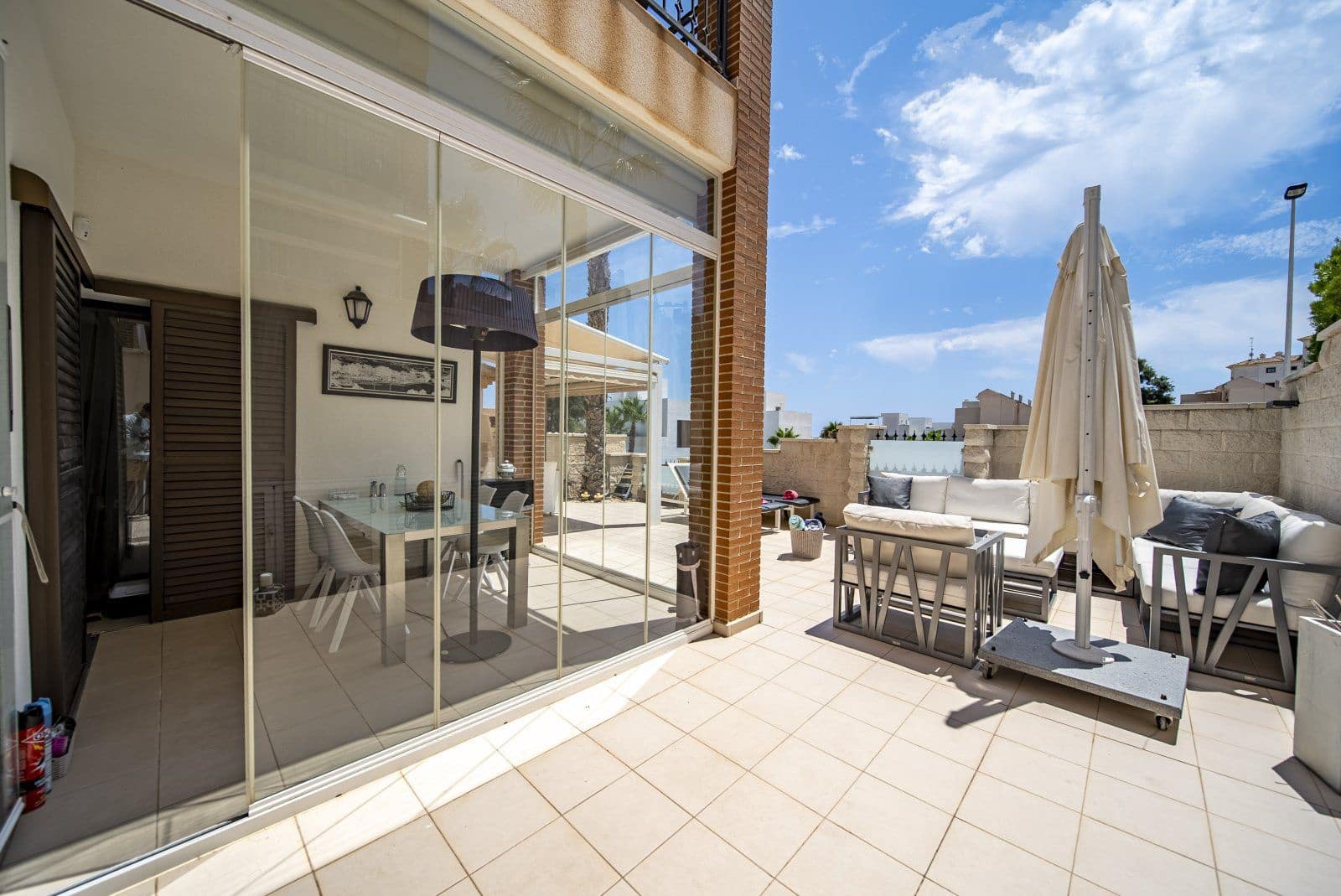 2 Zimmer Apartment zu verkaufen in Guardamar del Segura mit Pool Garage - 260.000 € (Ref: 9626042)