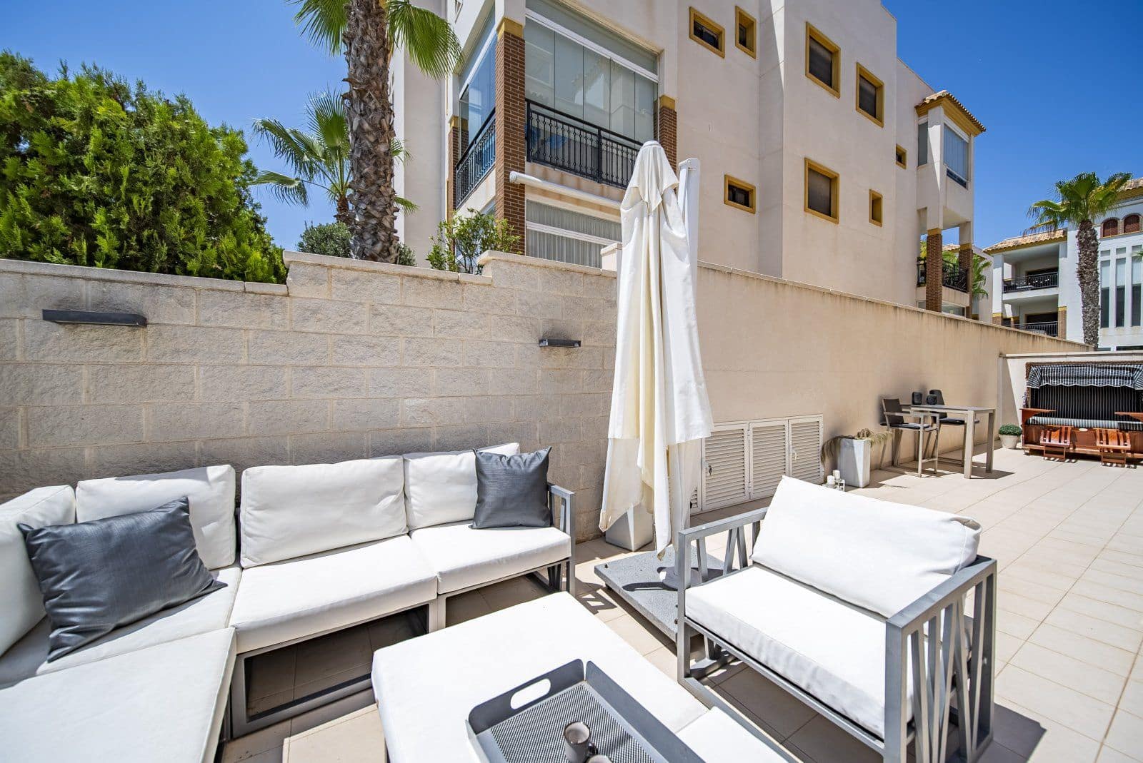 2 Zimmer Apartment zu verkaufen in Guardamar del Segura mit Pool Garage - 260.000 € (Ref: 9626042)