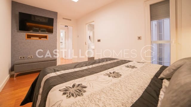 Apartamento de 3 habitaciones en Torrevieja en venta con garaje - 329.000 € (Ref: 9627977)